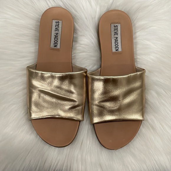 Steve Madden gold slides - Picture 1 of 4